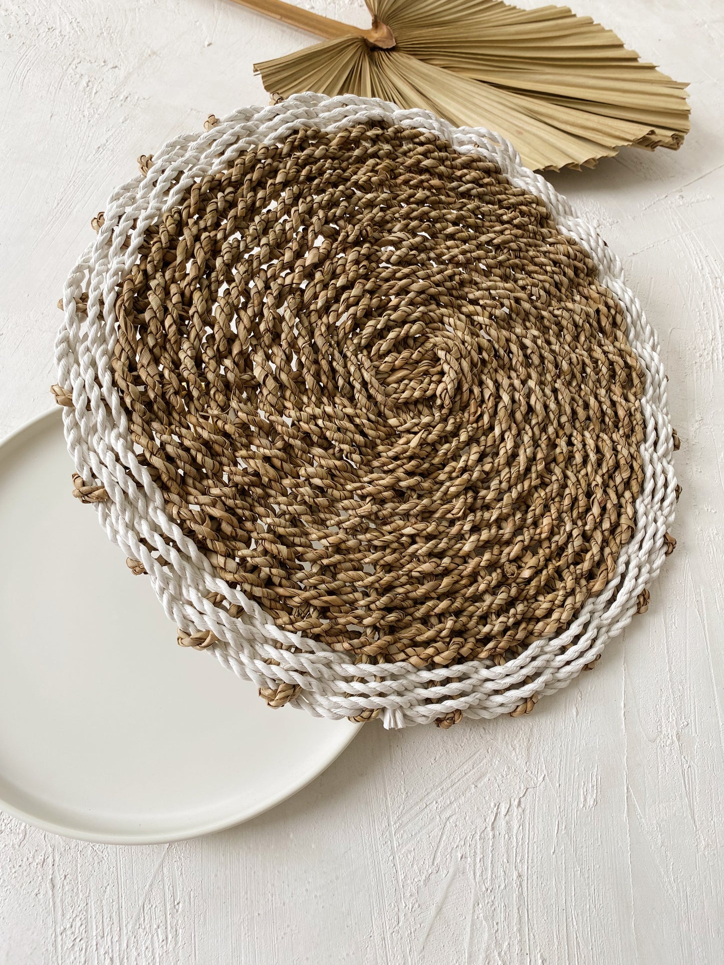 Kerinci Seagrass Placemats and Wall Basket