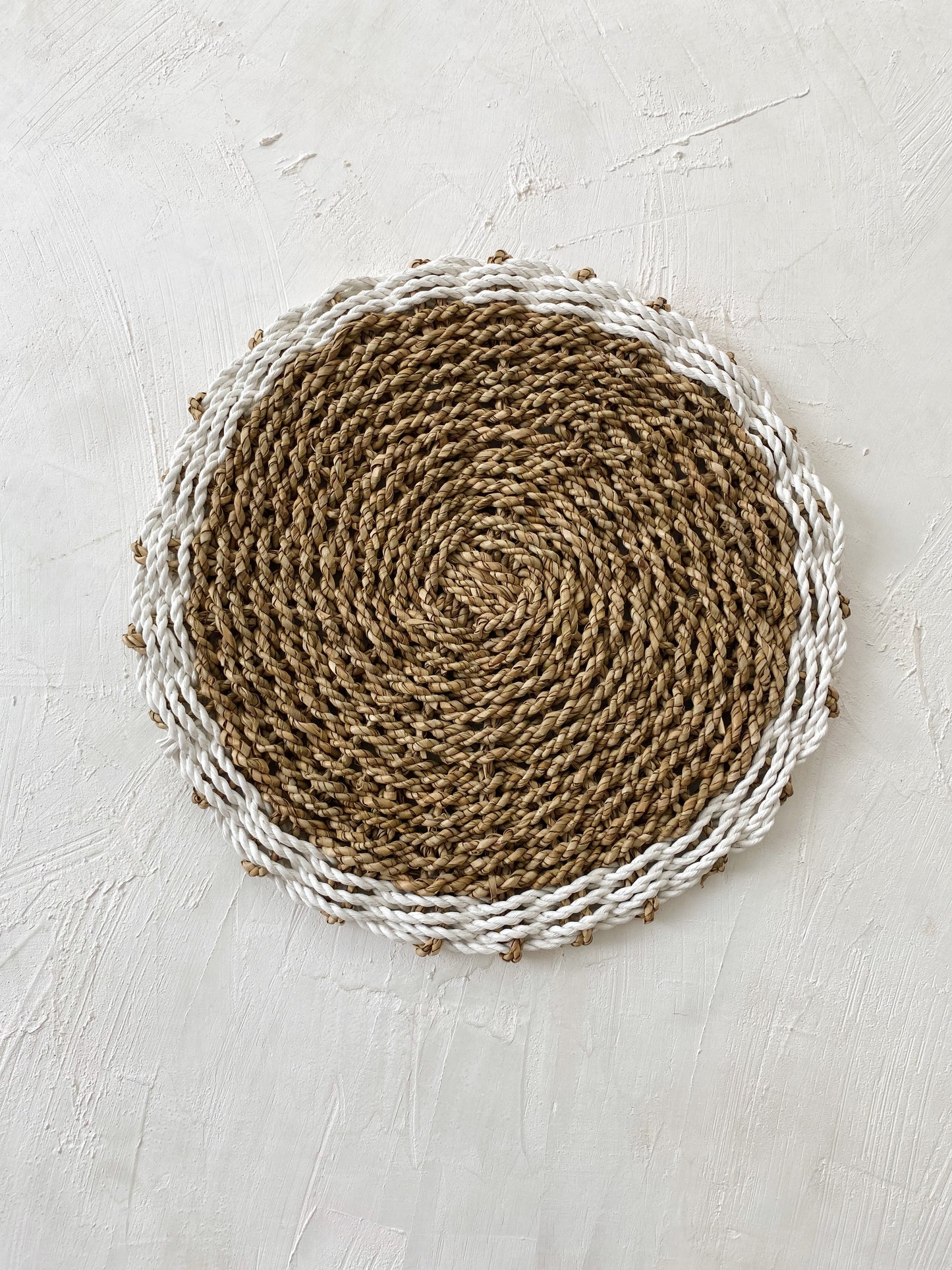 Kerinci Seagrass Placemats and Wall Basket