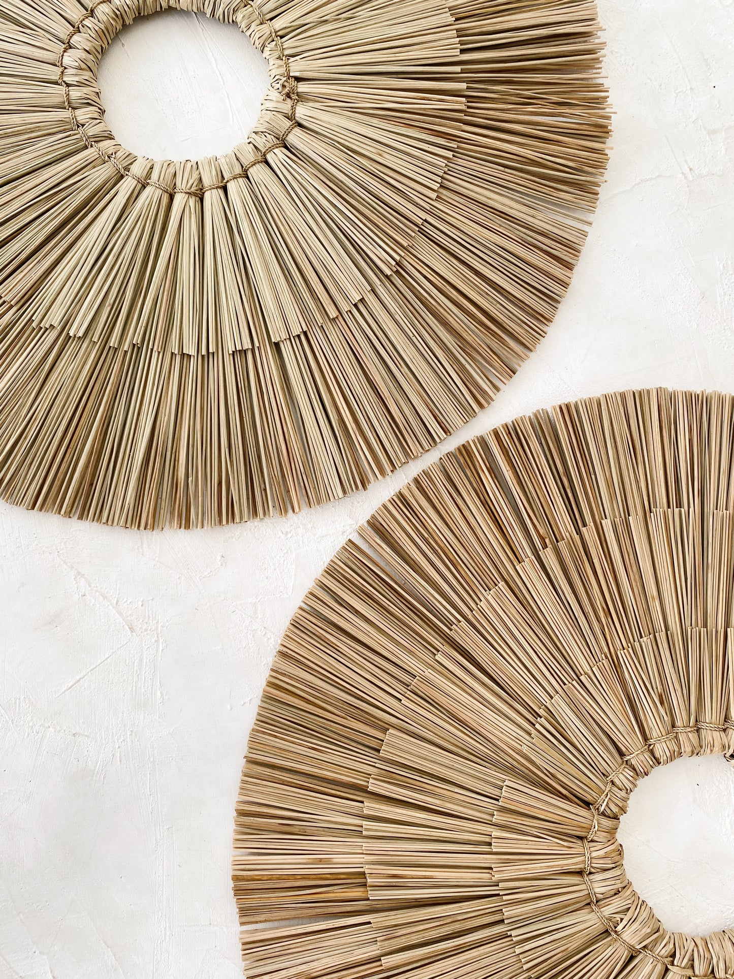 Mraya Mendong Big Round Wall Decor