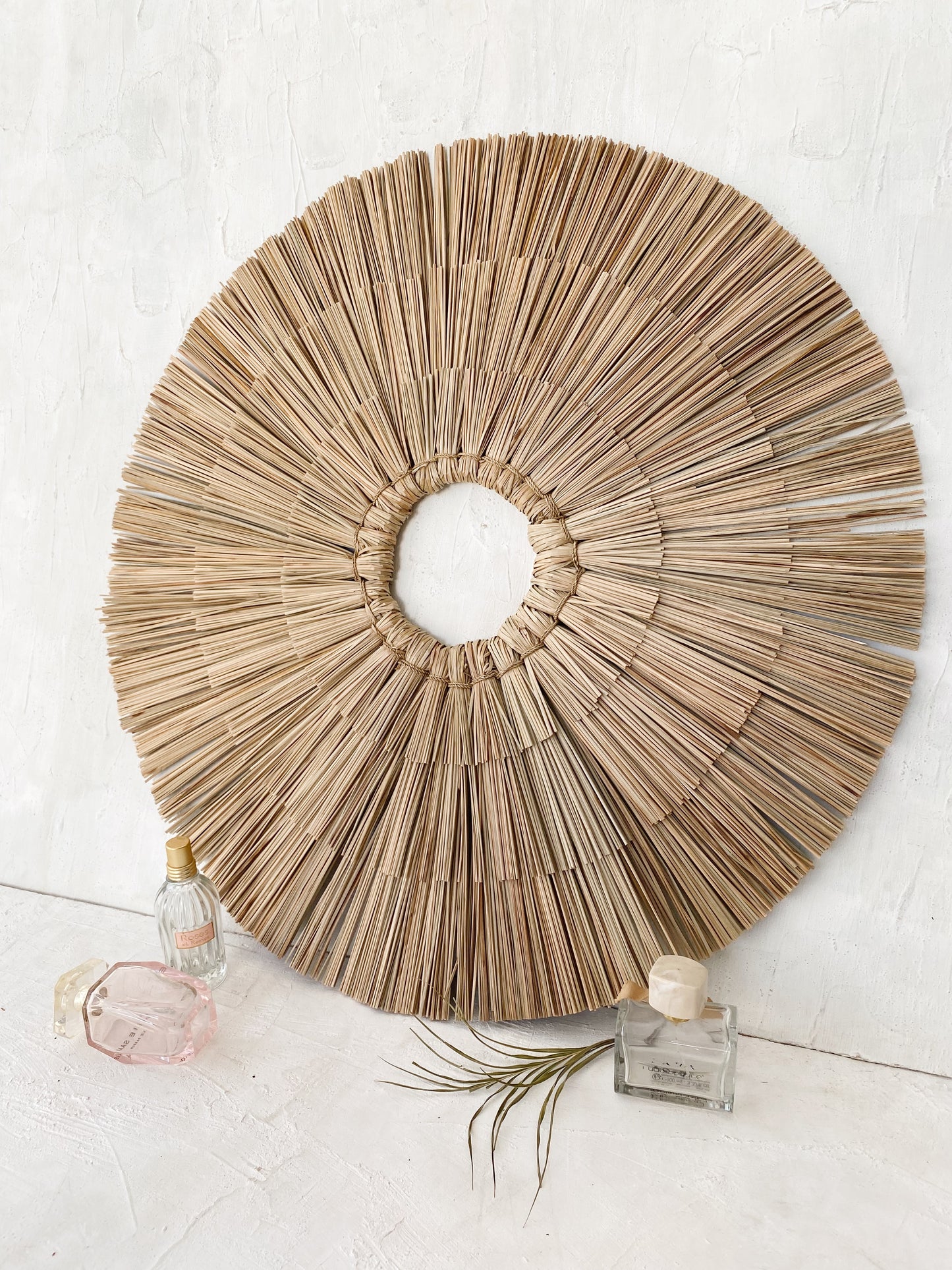 Mraya Mendong Big Round Wall Decor