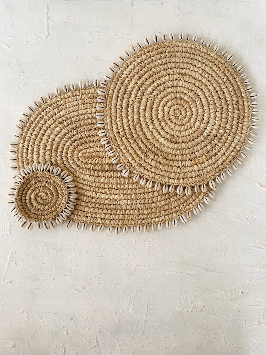 Oval & Round Raffia Shell Placemats