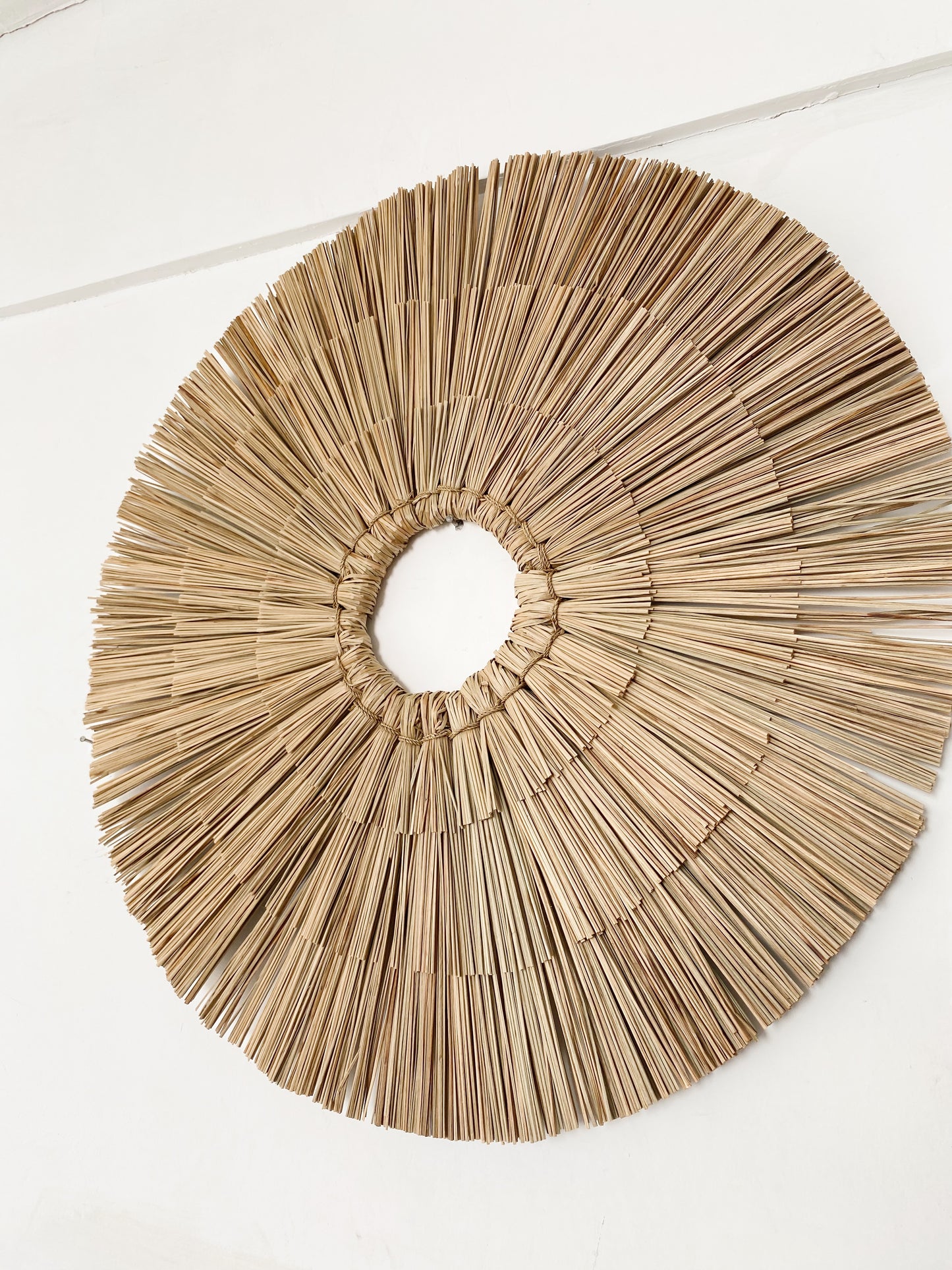 Mraya Mendong Big Round Wall Decor