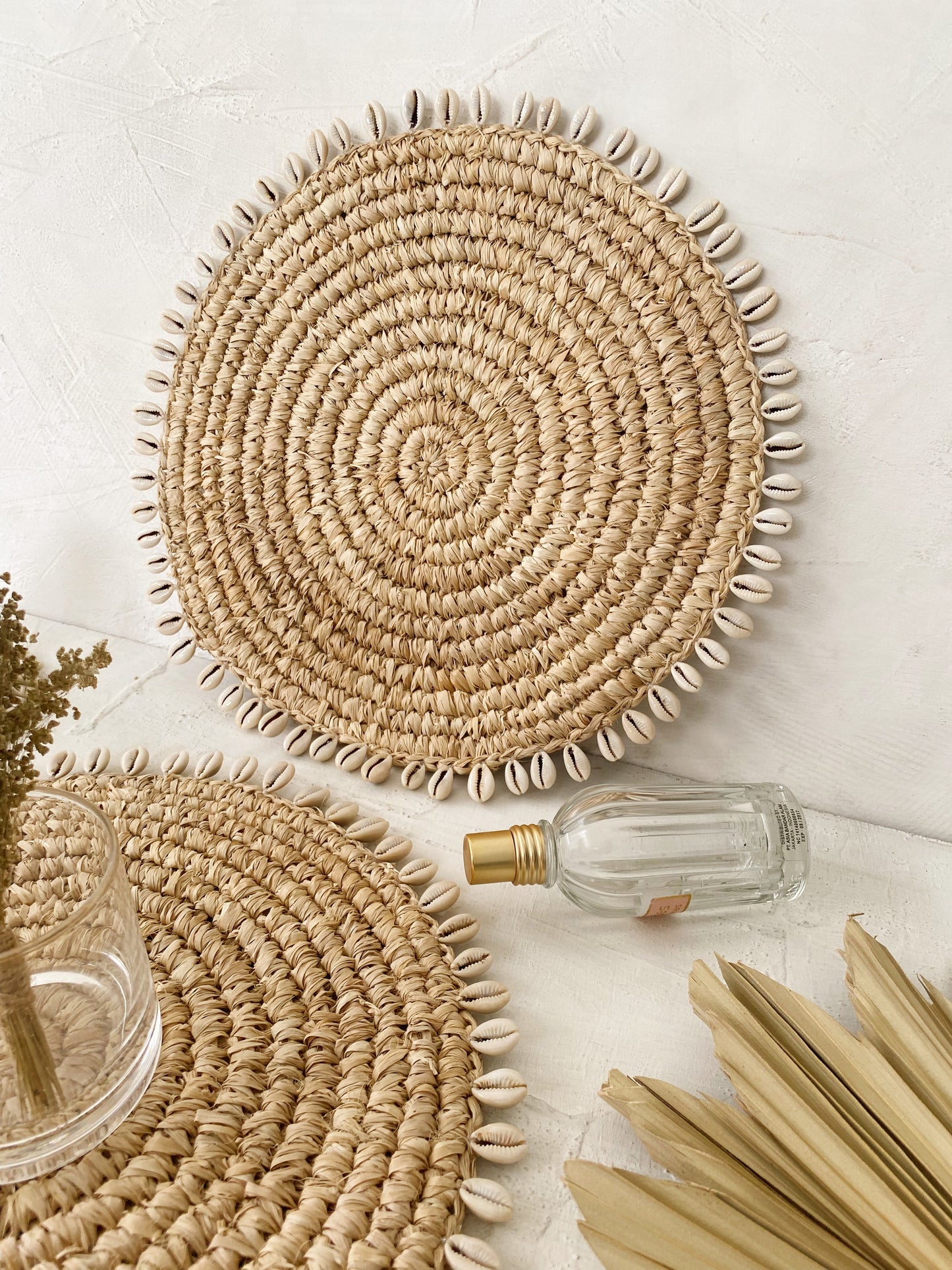 Oval & Round Raffia Shell Placemats