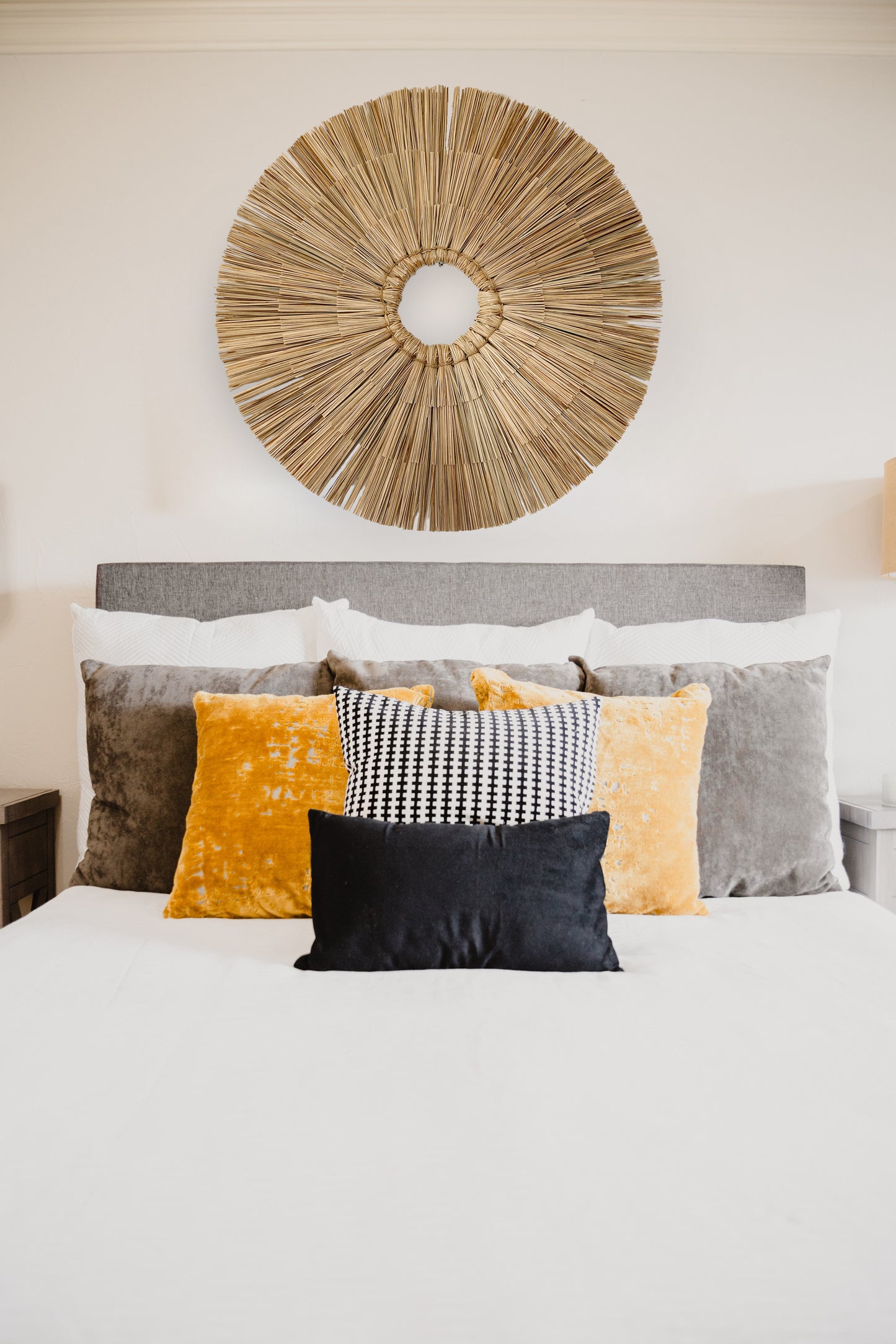 Mraya Mendong Big Round Wall Decor