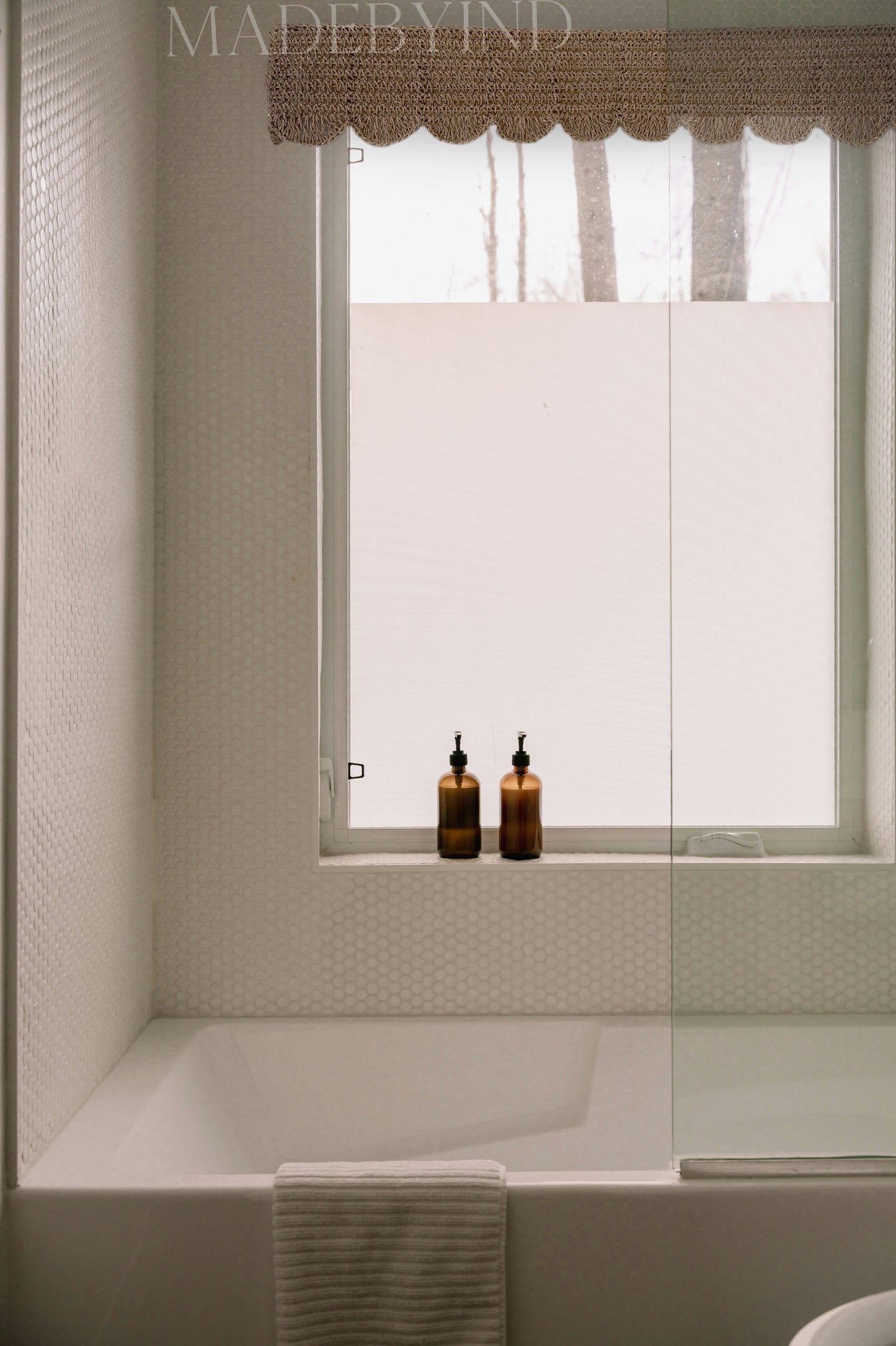 Raffia Scallop Window Pelmet