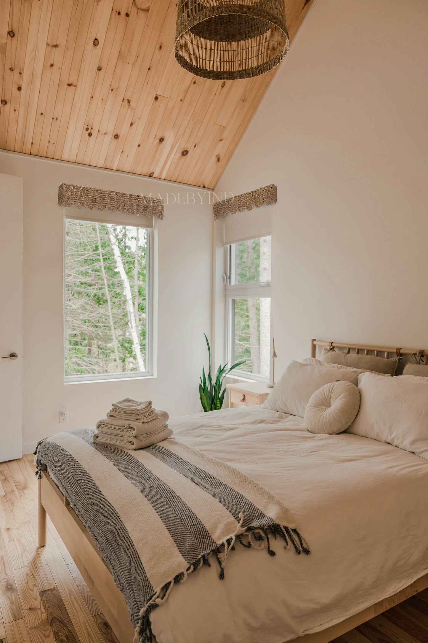 Raffia Scallop Window Pelmet