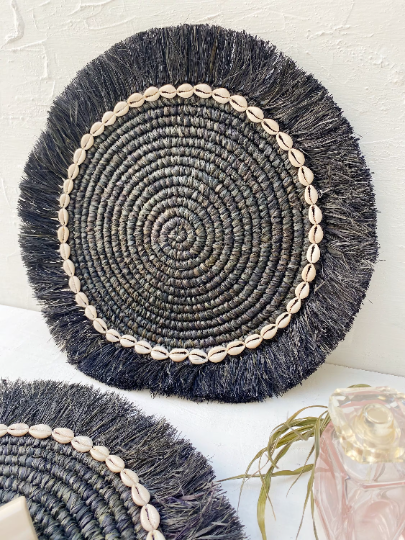 Raffia Shell Fringe Black Placemats