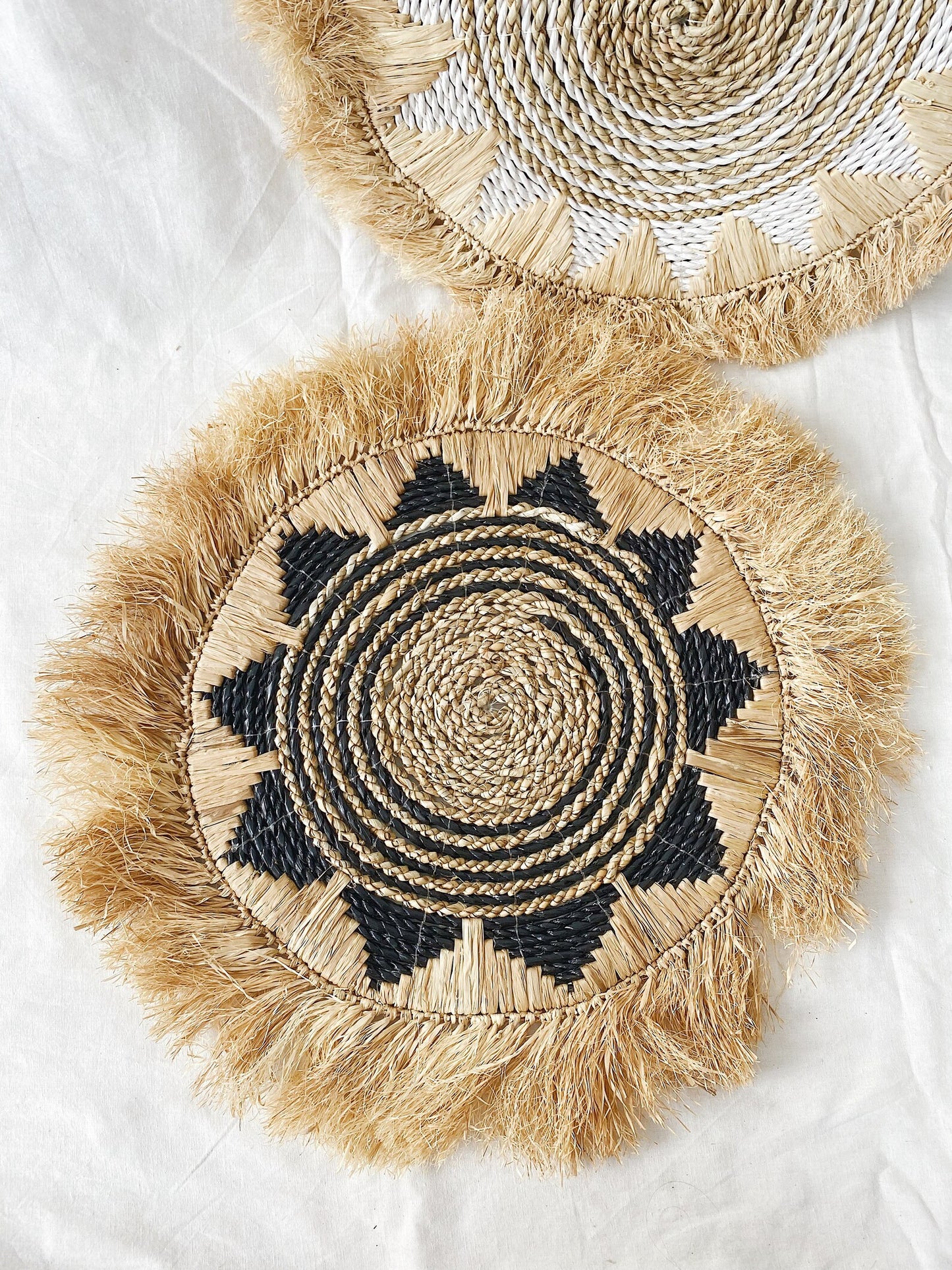 Dompu Seagrass Fringe Wall Decor