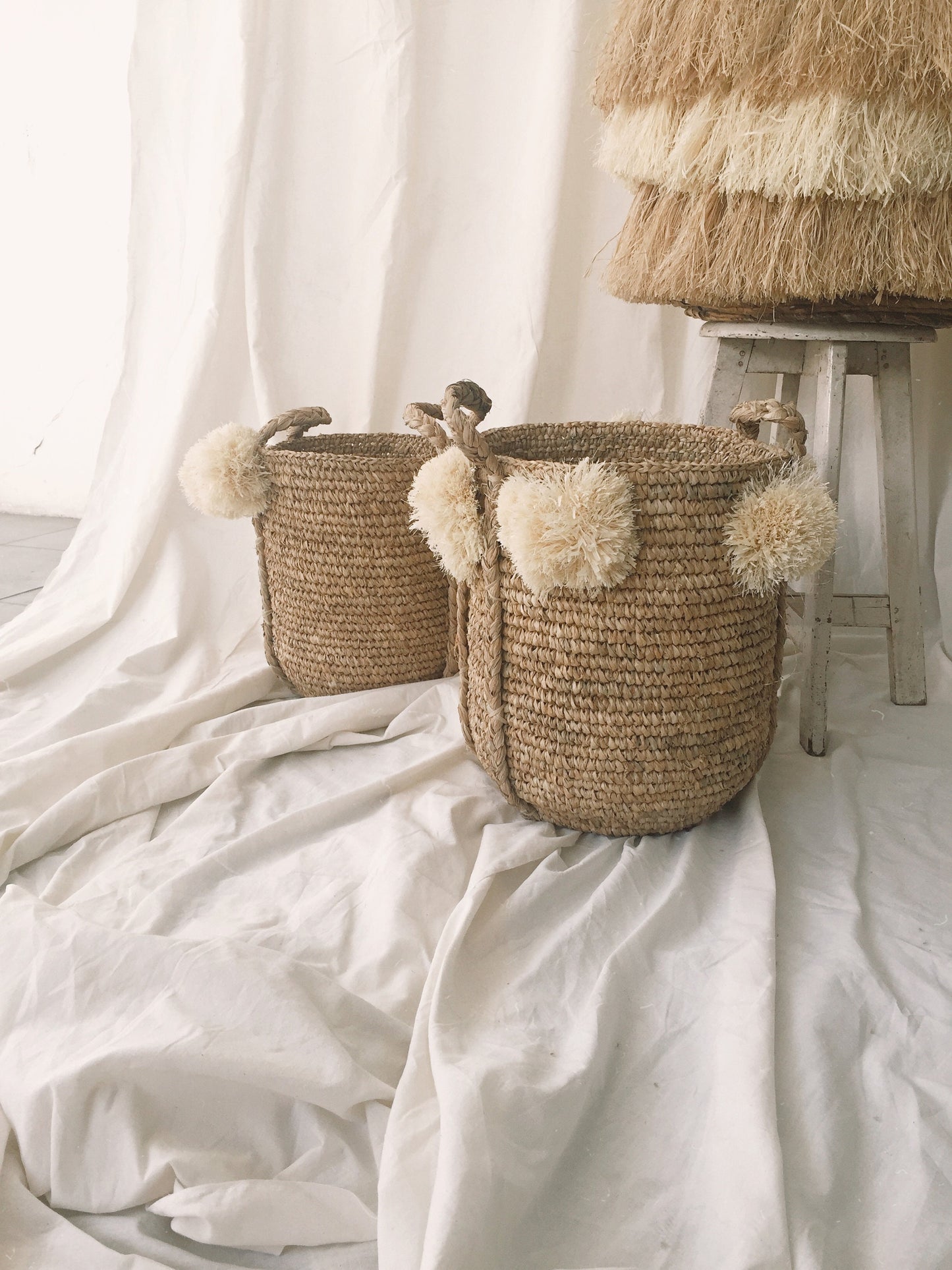 Set of 2 Pom Raffia Basket