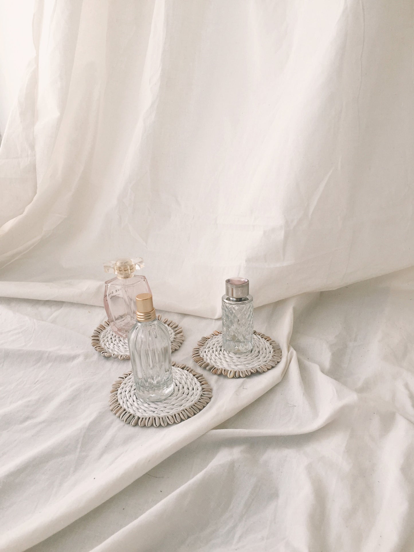 Set of White Shell Coaster