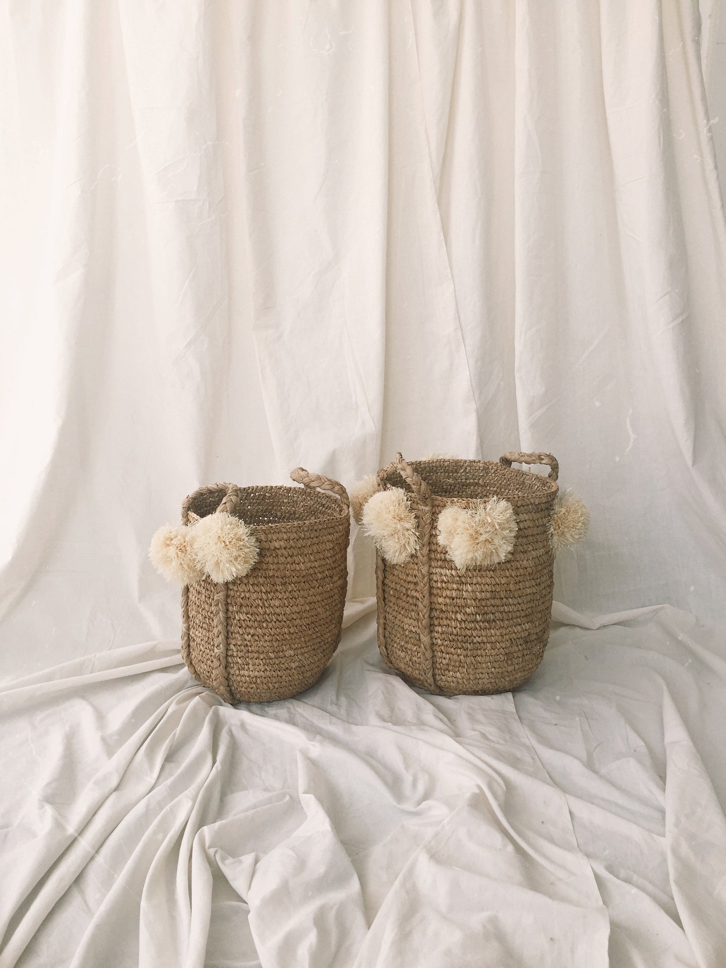 Set of 2 Pom Raffia Basket