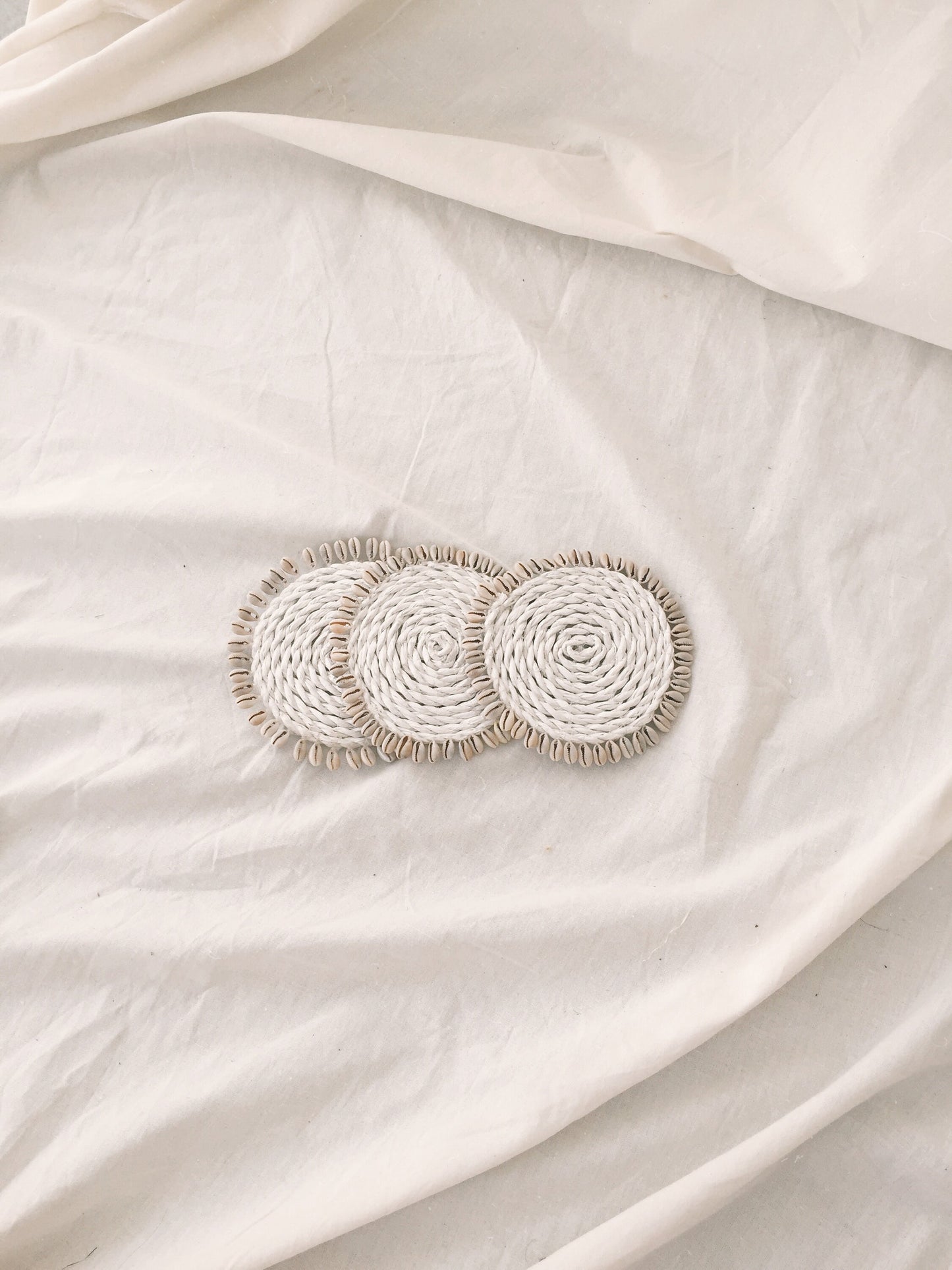 Set of White Shell Coaster