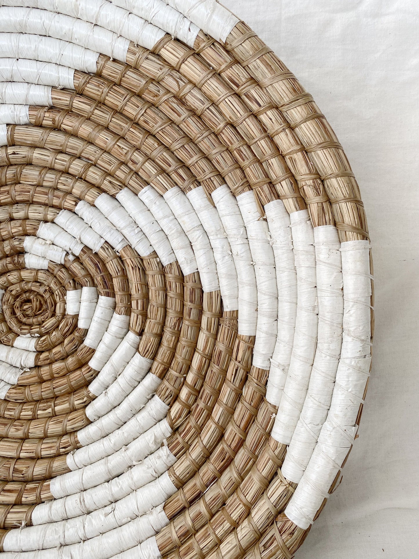 Mendong Swirl Wall Basket Decor