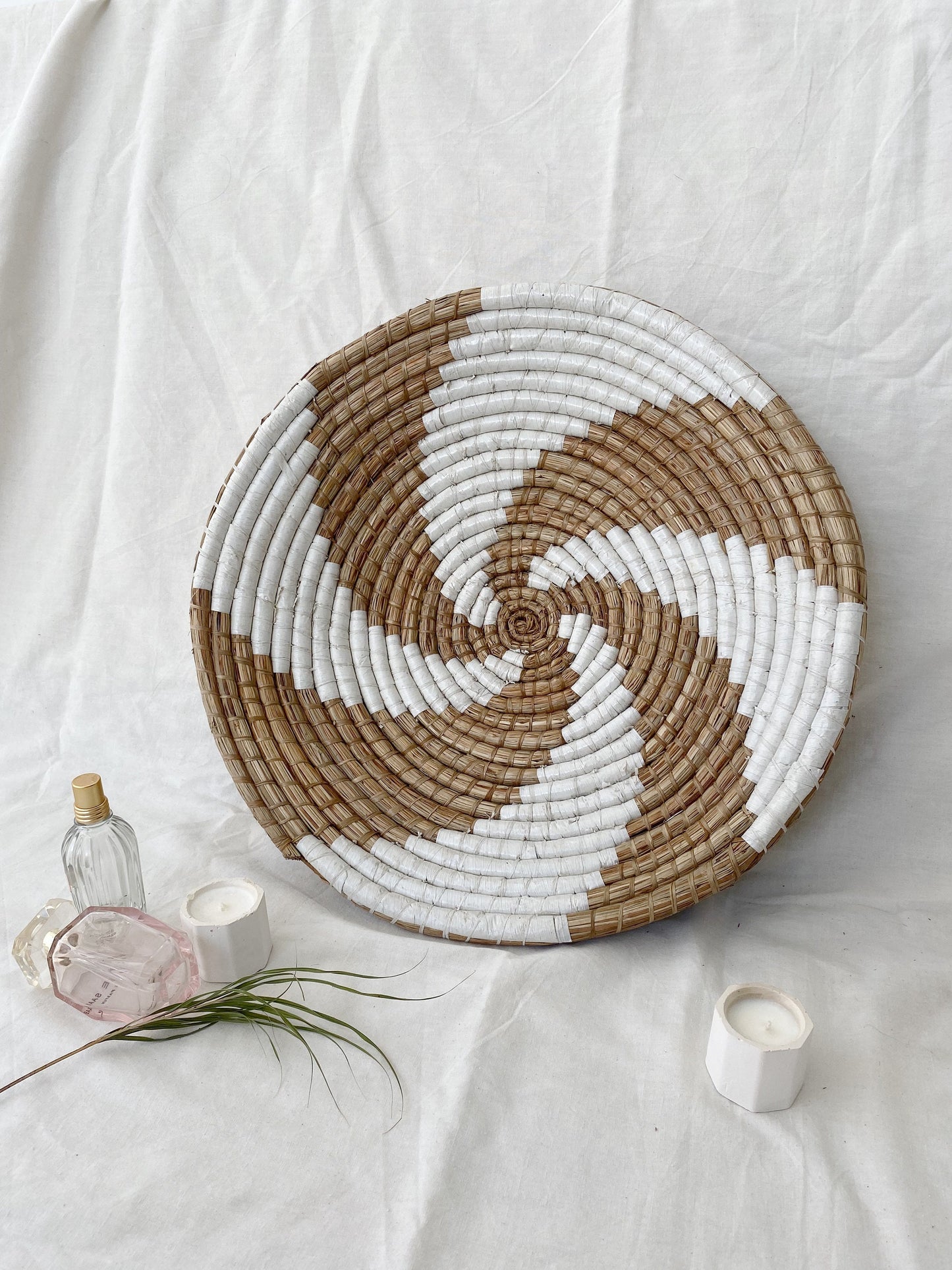 Mendong Swirl Wall Basket Decor