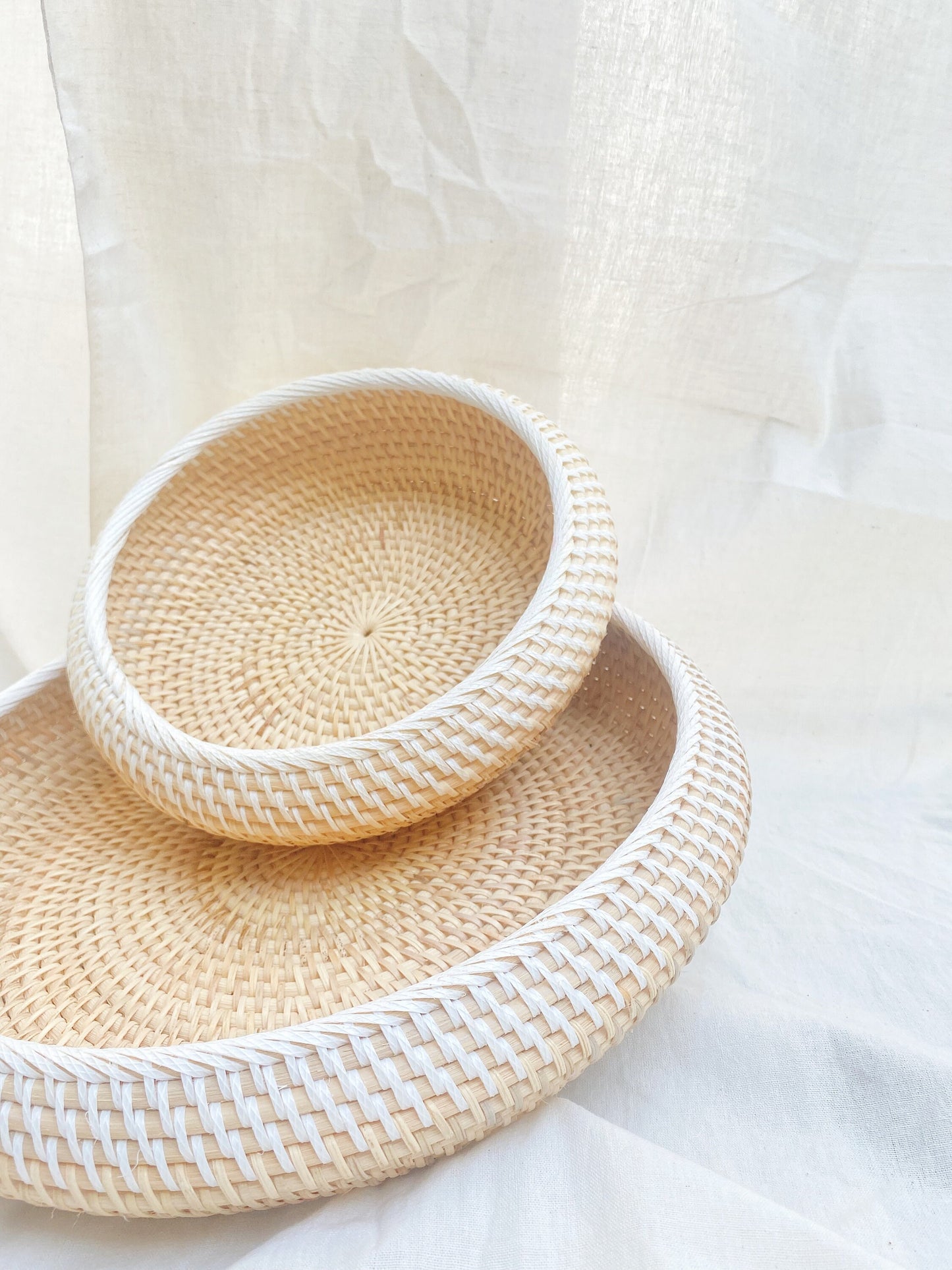 Set of 2 Lombok Round Rattan Tray
