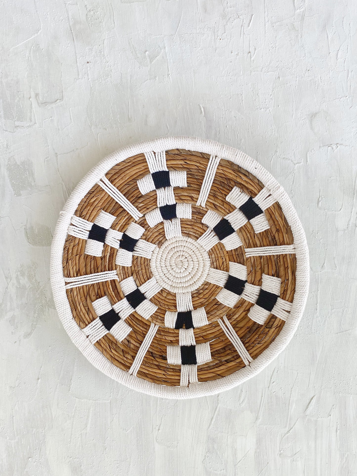 Muna Chess Macrame Wall Basket
