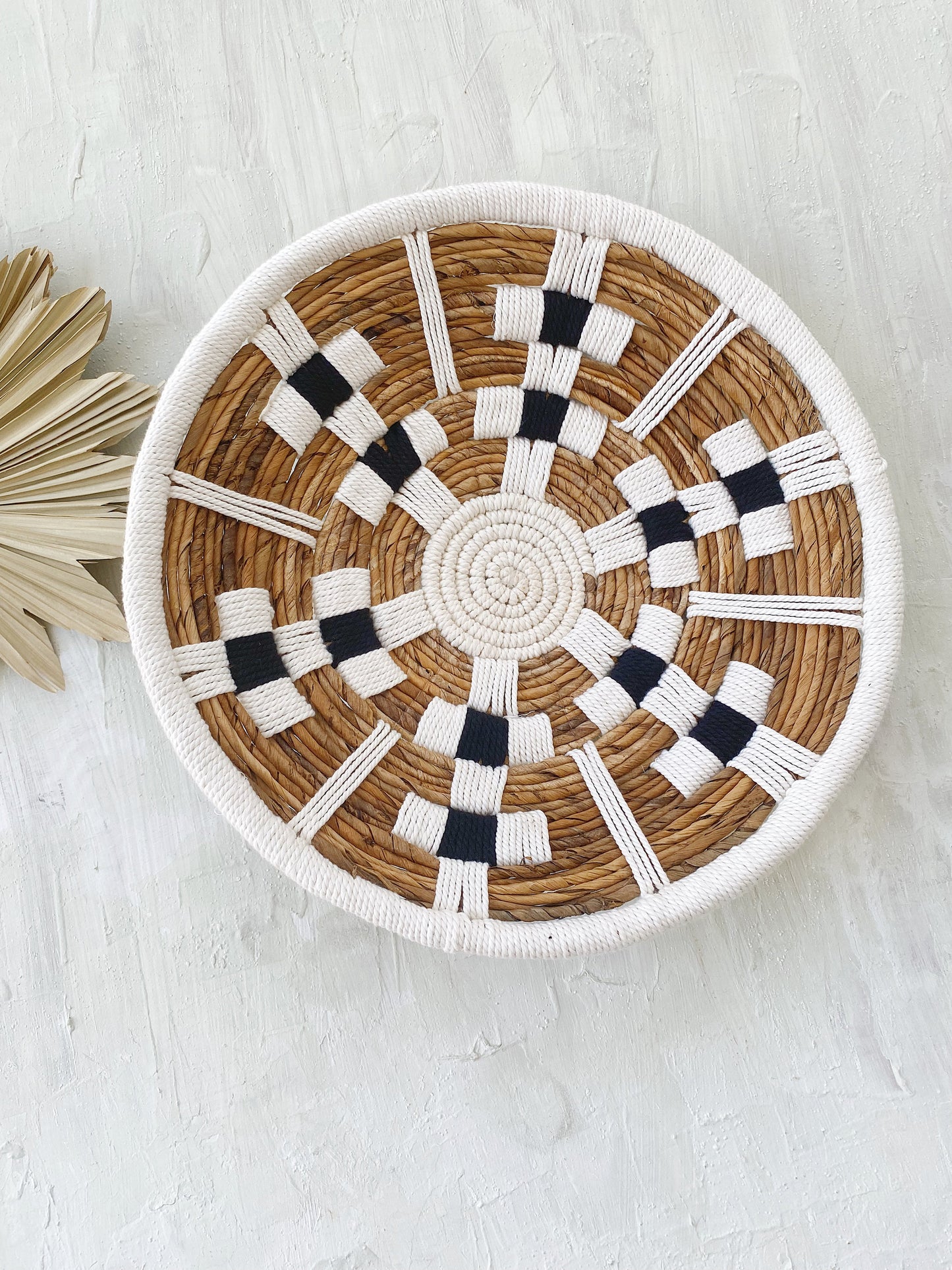 Muna Chess Macrame Wall Basket
