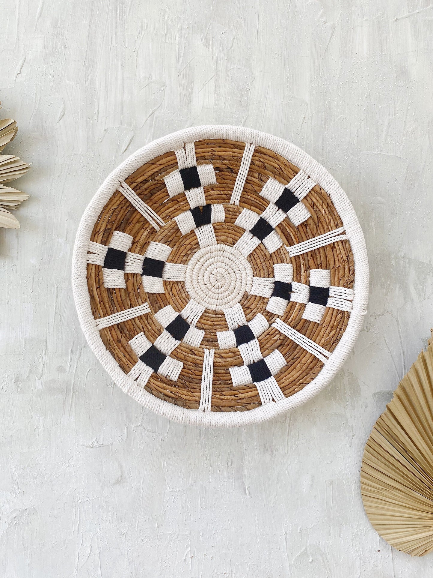 Muna Chess Macrame Wall Basket