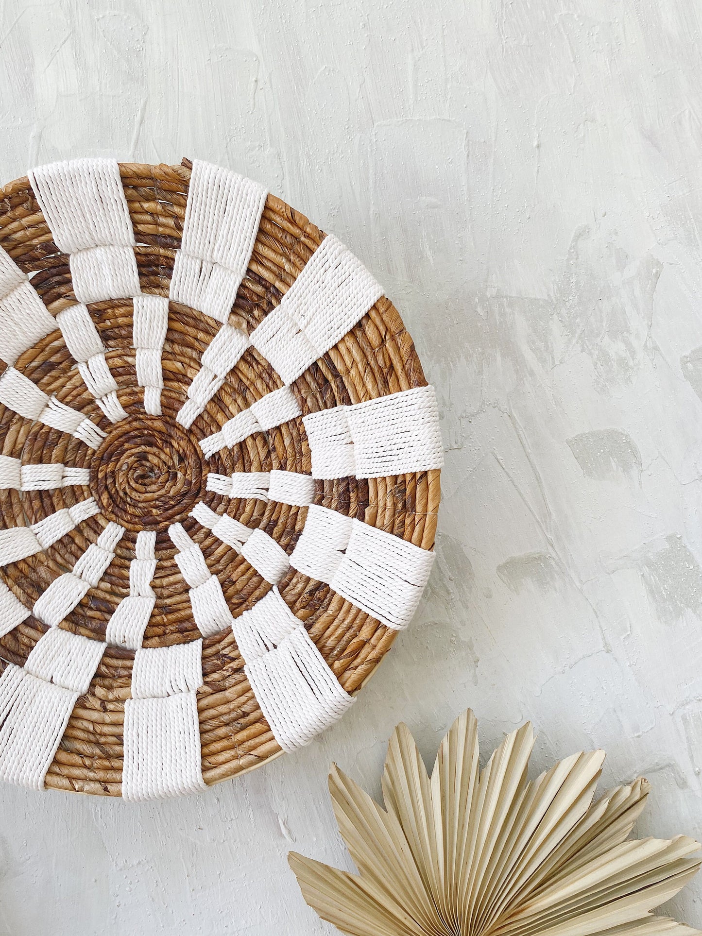 Toba White Macrame Wall Basket