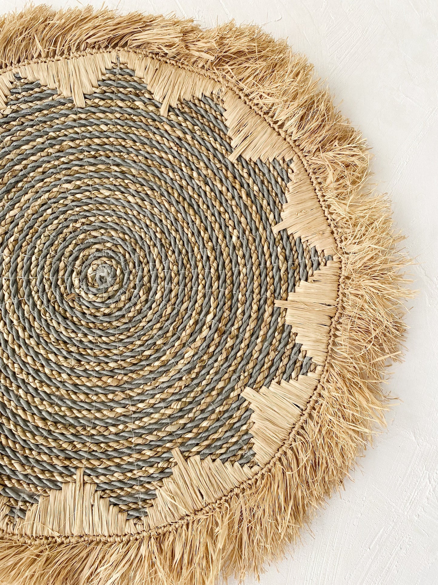 Uwuh Seagrass Fringe Wall Decor