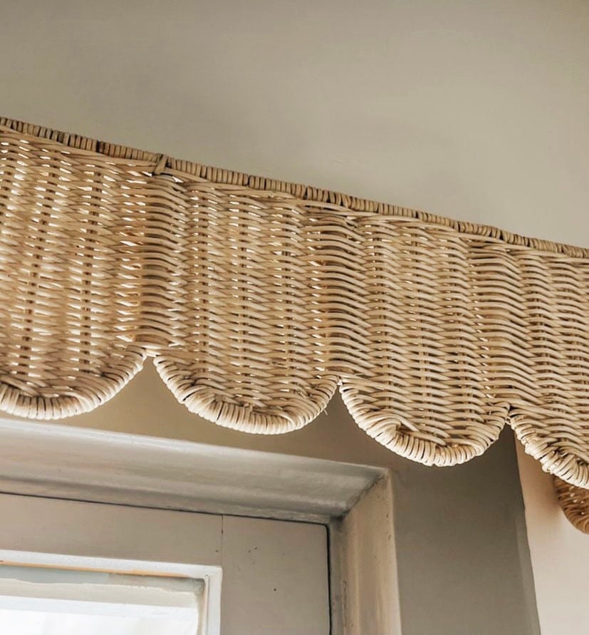 Rattan Scallop Window Pelmet