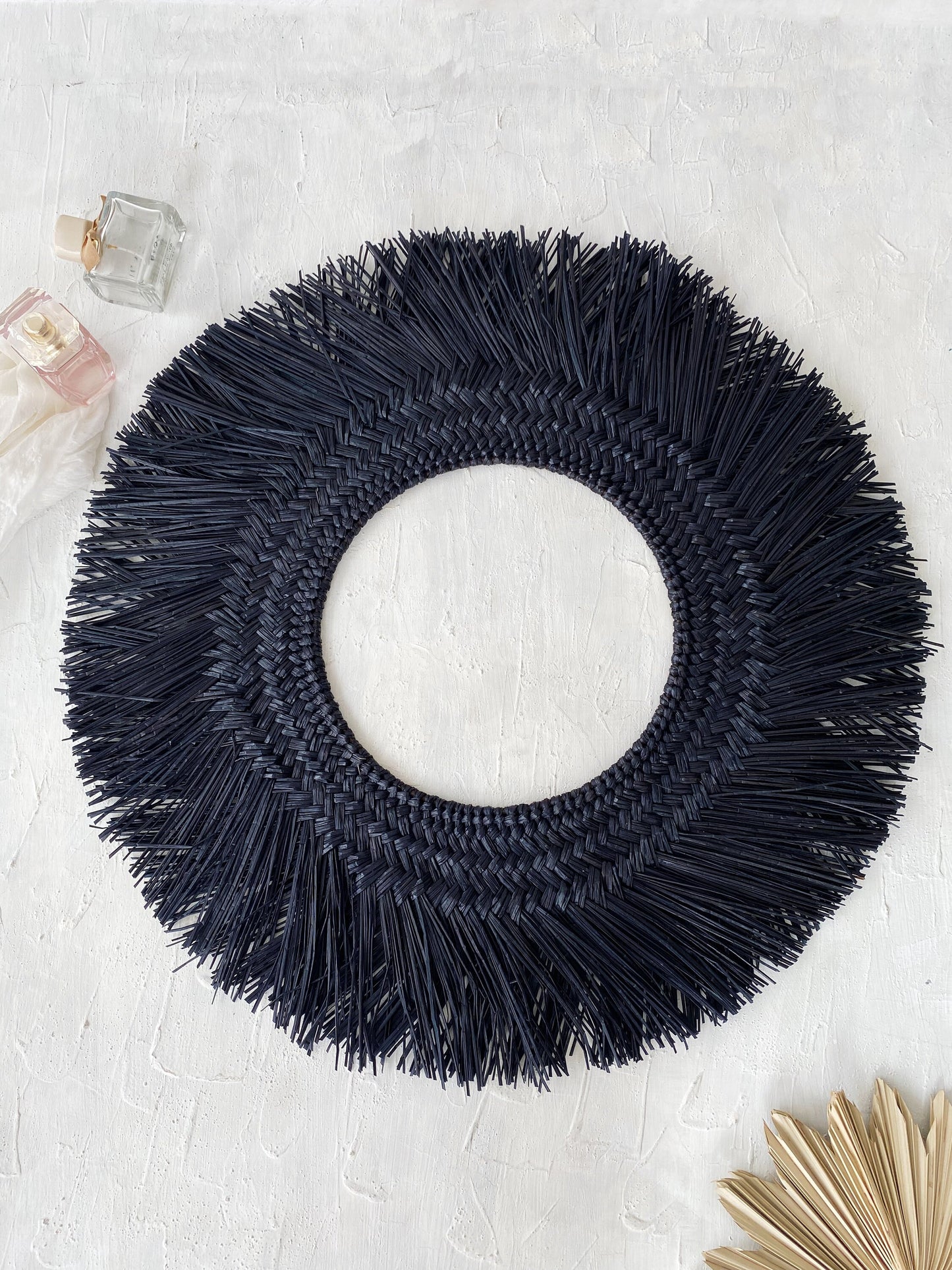 Mendong Black Big Round Wall Decor