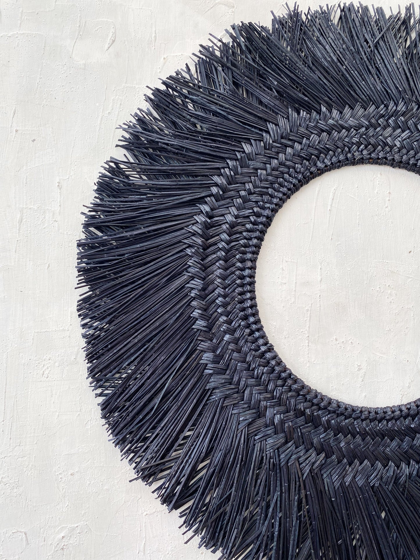 Mendong Black Big Round Wall Decor