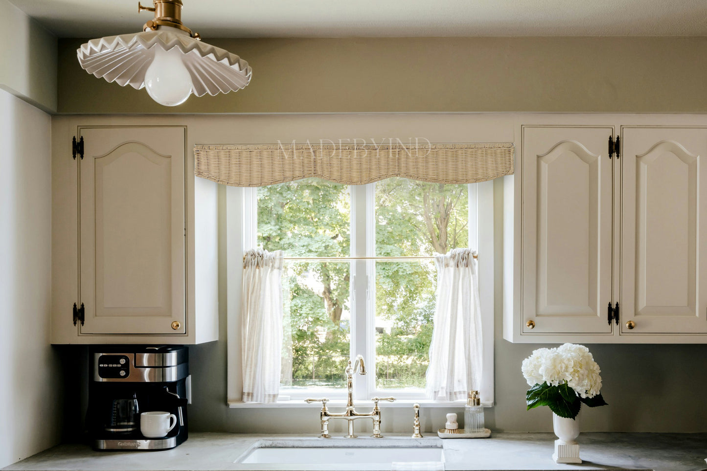 Classic Scalloped Rattan Pelmet