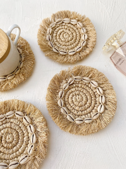 Set of Raffia Fringe Shell Coaster