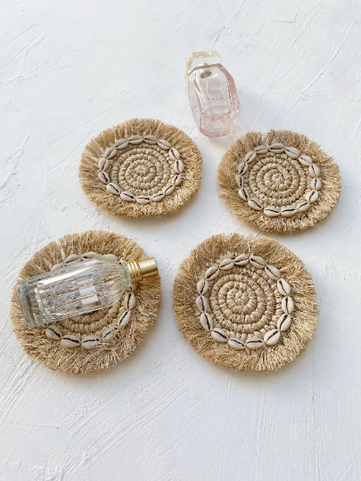 Set of Raffia Fringe Shell Coaster