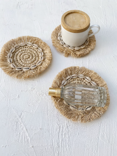 Set of Raffia Fringe Shell Coaster