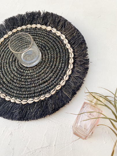 Raffia Shell Fringe Black Placemats