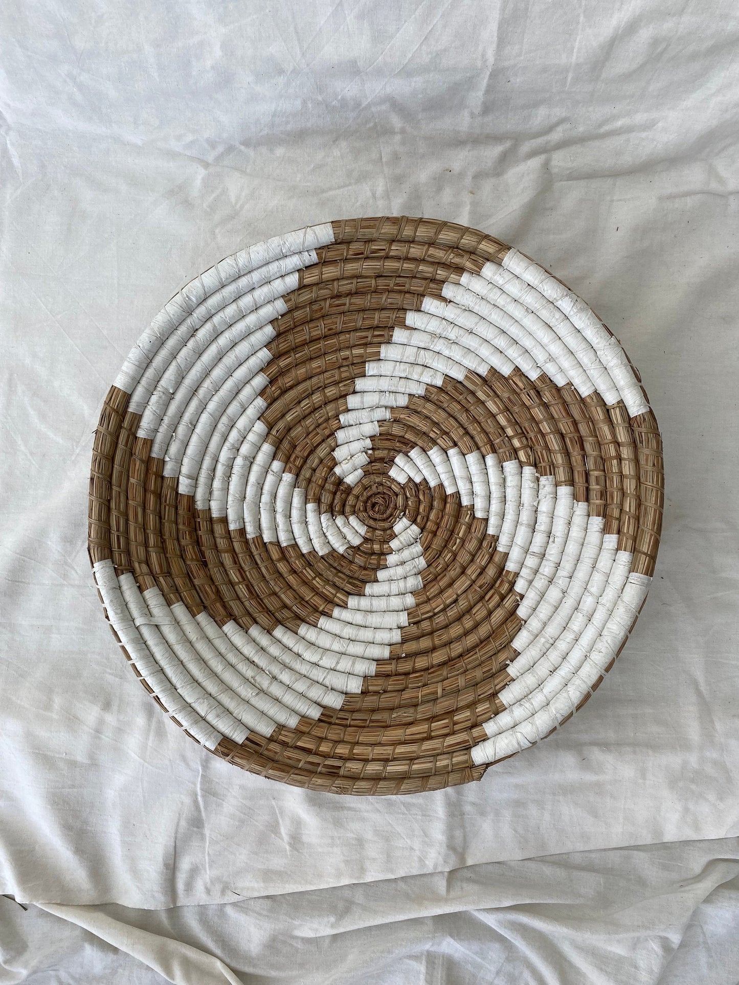 Mendong Swirl Wall Basket Decor