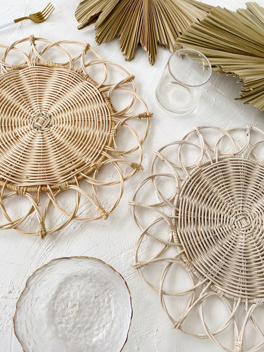 Anggun Natural Round Flower Rattan Placemat