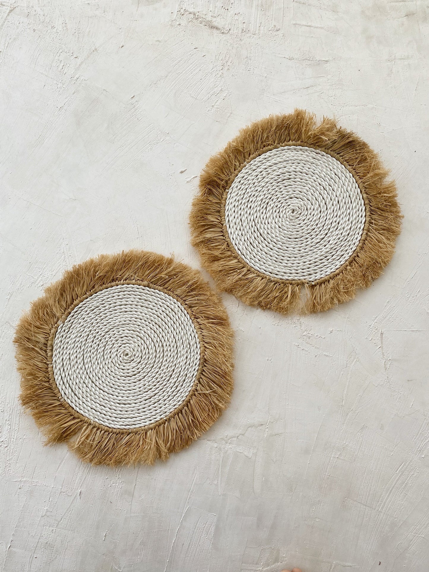 Pura Seagrass Fringe Decor