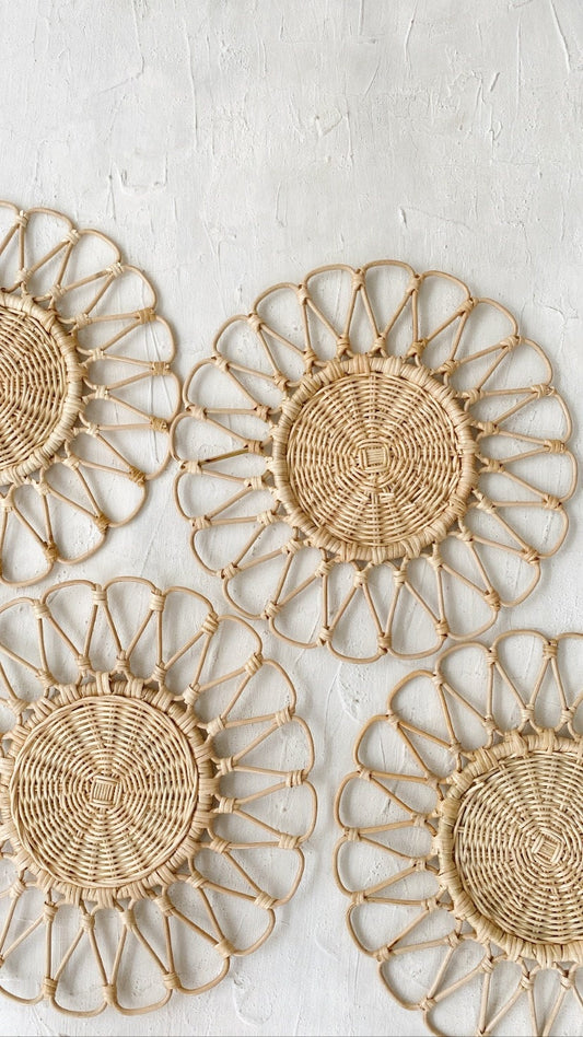 Ayu Flower Round Rattan Placemat